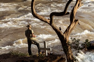 "O rio e seu pescador ao entardecer"